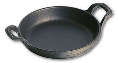 Plat rond Staub en fonte noir mat 20 cm (empilable).