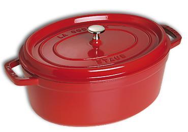 Cocotte ovale en fonte émaillée Staub rouge Cerise de 27 cm