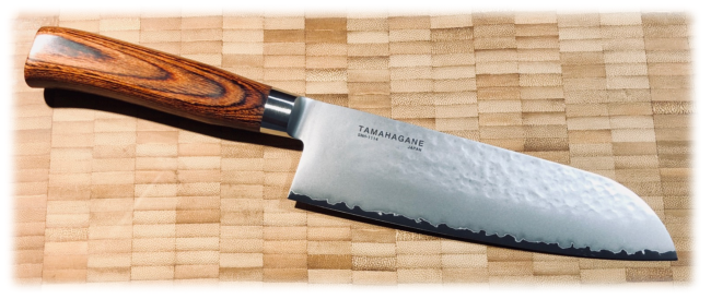 COUTEAU JAPONAIS DE CUISINE - TAMAHAGANE GAMME TSUBAME WOOD - SANTOKU 17,5 CM