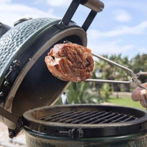 four exterieur big green egg