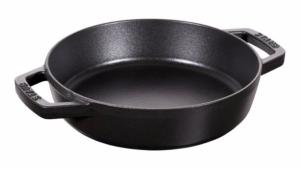 Poêle double poignée, en fonte émaillée Staub noir mat. 20 CM