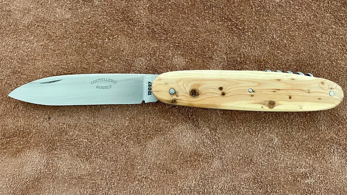 Couteau modèle "Navette" par la Coutellerie Bourly genévrier 12C27 - 2 Pièces