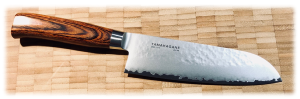 COUTEAU JAPONAIS DE CUISINE - TAMAHAGANE GAMME TSUBAME WOOD - SANTOKU 16 CM